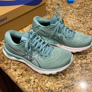 ASICS Gel-Nimbus 24 shoes